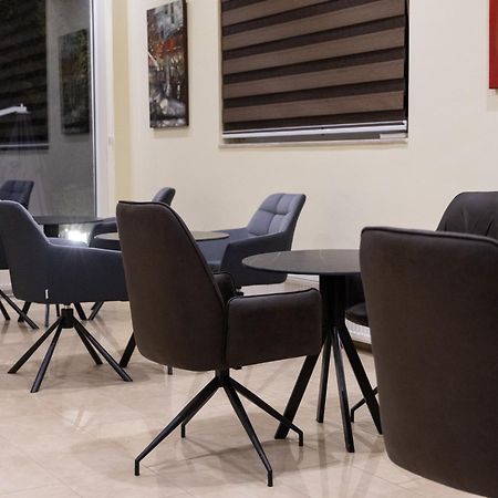 פרישטינה Hotel Luxor מראה חיצוני תמונה