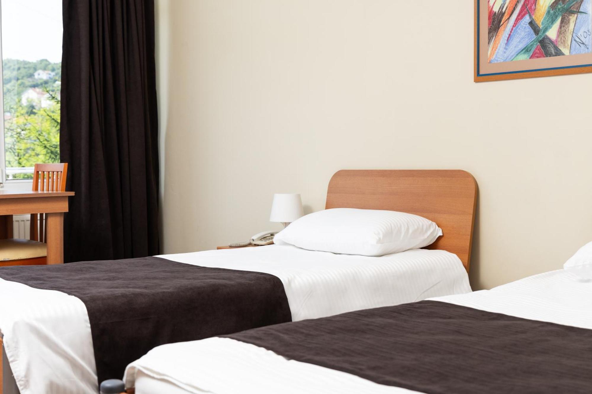 פרישטינה Hotel Luxor מראה חיצוני תמונה